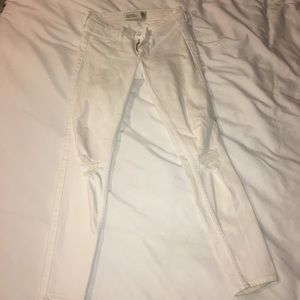 White skinny jeans